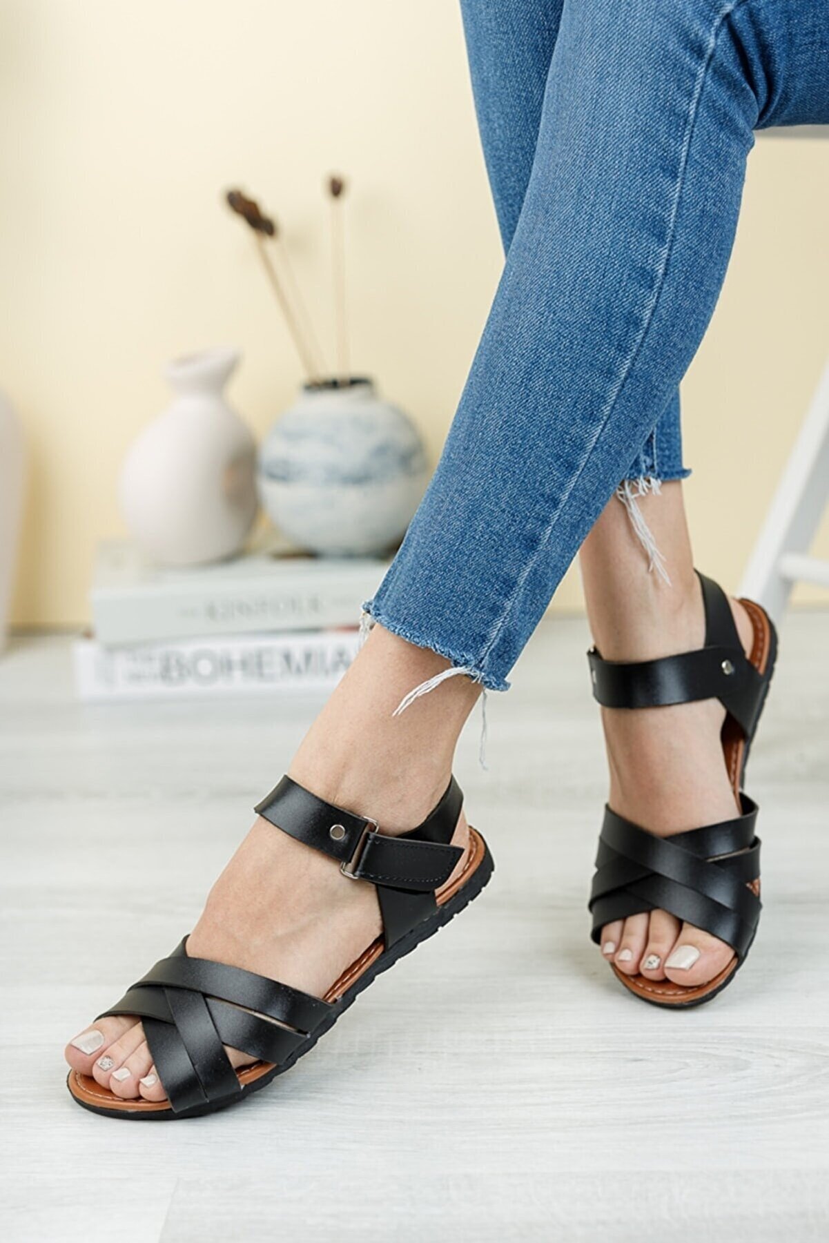 STOCON Kadın Siyah Cilt Sandalet Yazlık Sandalet